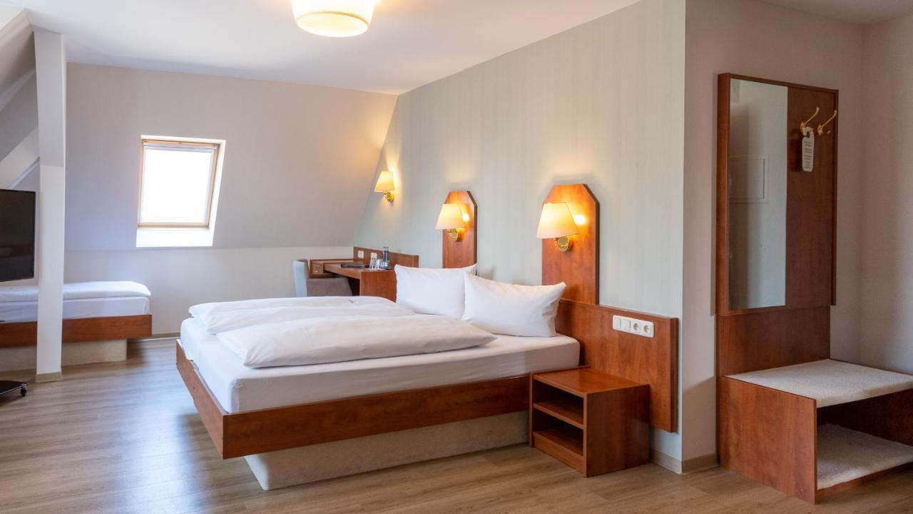 Hotel Am Uenglinger Tor Stendal Buitenkant foto