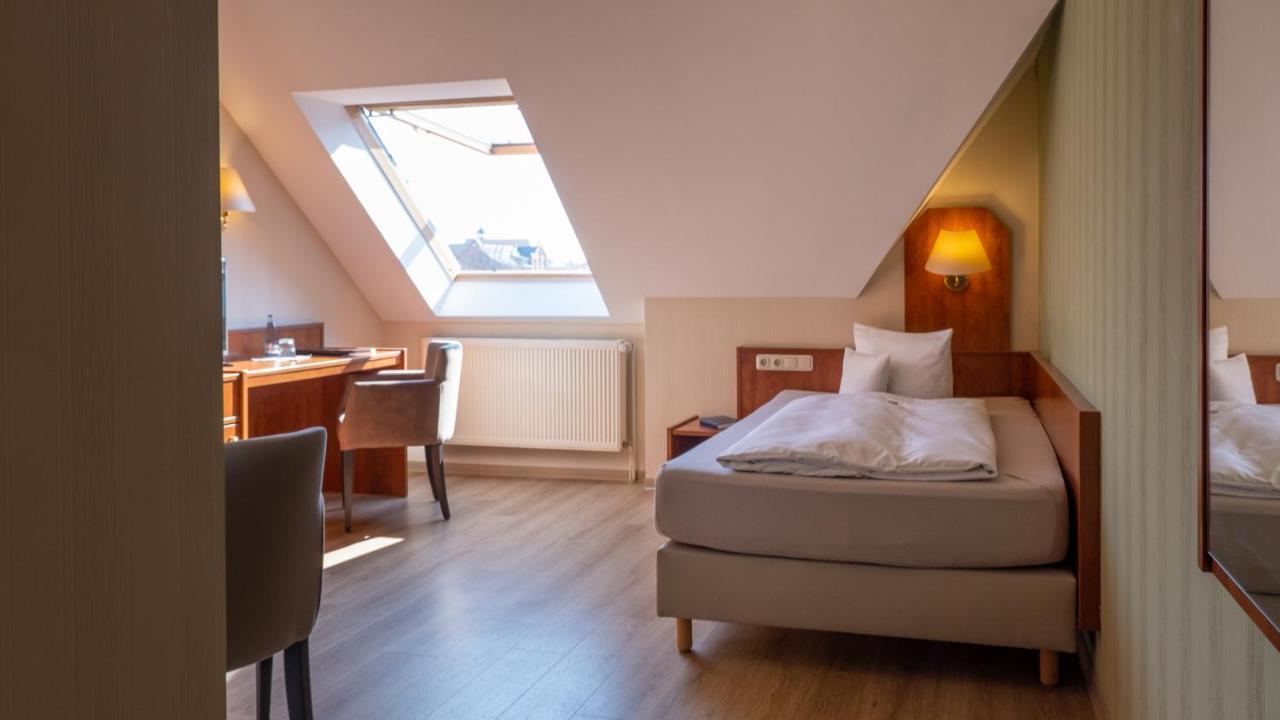 Hotel Am Uenglinger Tor Stendal Buitenkant foto