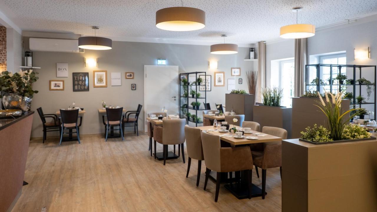 Hotel Am Uenglinger Tor Stendal Buitenkant foto